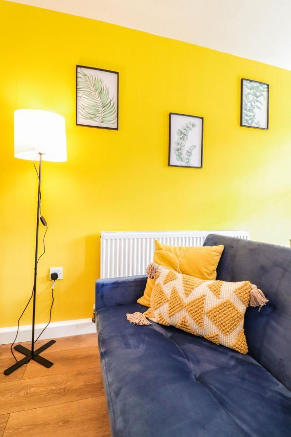 Spacious 1 Bed Flat-Free Parking Hillingdon Exterior photo